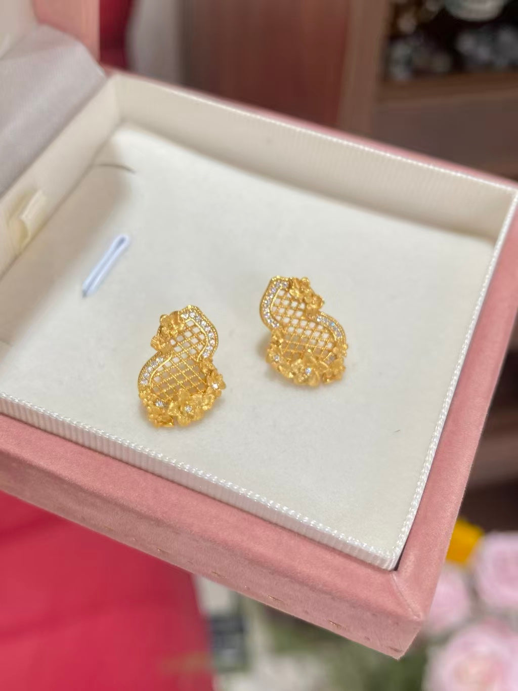 Floral Lattice Gold Stud Earrings – 925 Silver & 18K Gold Plated