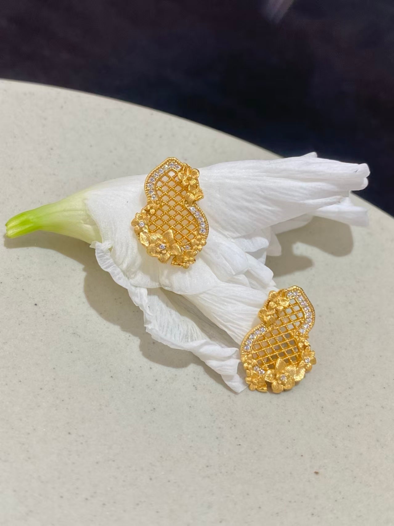 Floral Lattice Gold Stud Earrings – 925 Silver & 18K Gold Plated